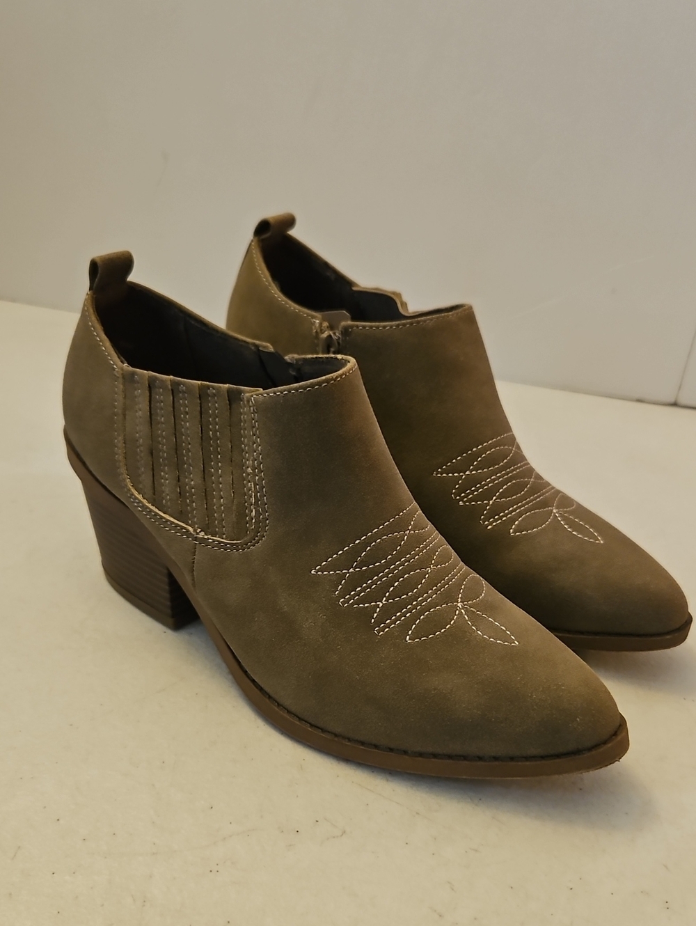 Jellypop Ladies Western Style Block Heel Ankle Booties
